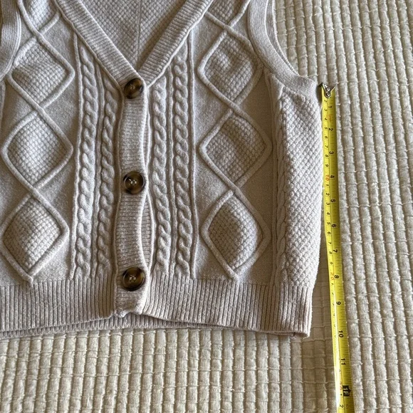 RSQ Cream Cable Knit V-Neck Sweater Vest - Picture 6 of 7